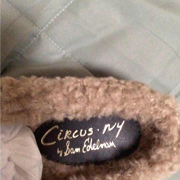 Circus by Sam Edelman Neutral Loafer with Gold Accent NBIB - Picture 8 of 8